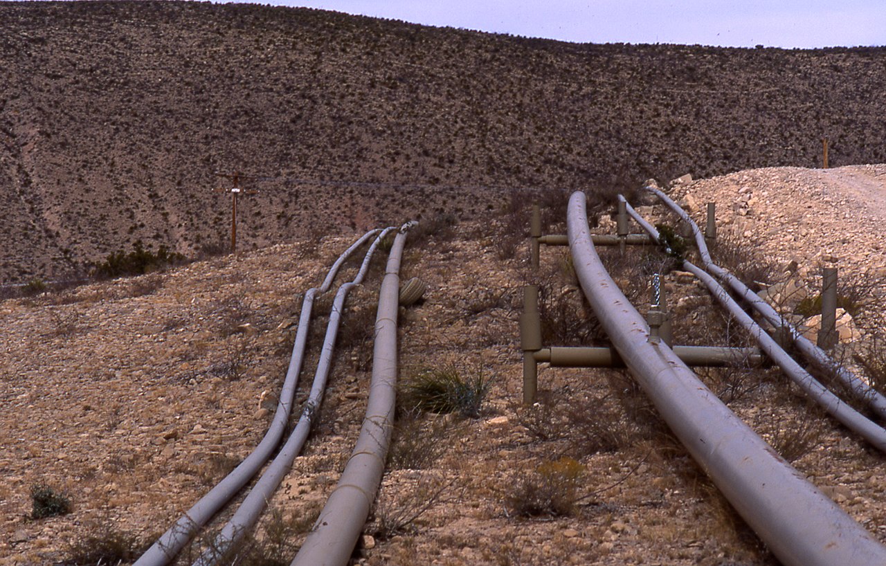 Oil_and_gas_pipeline