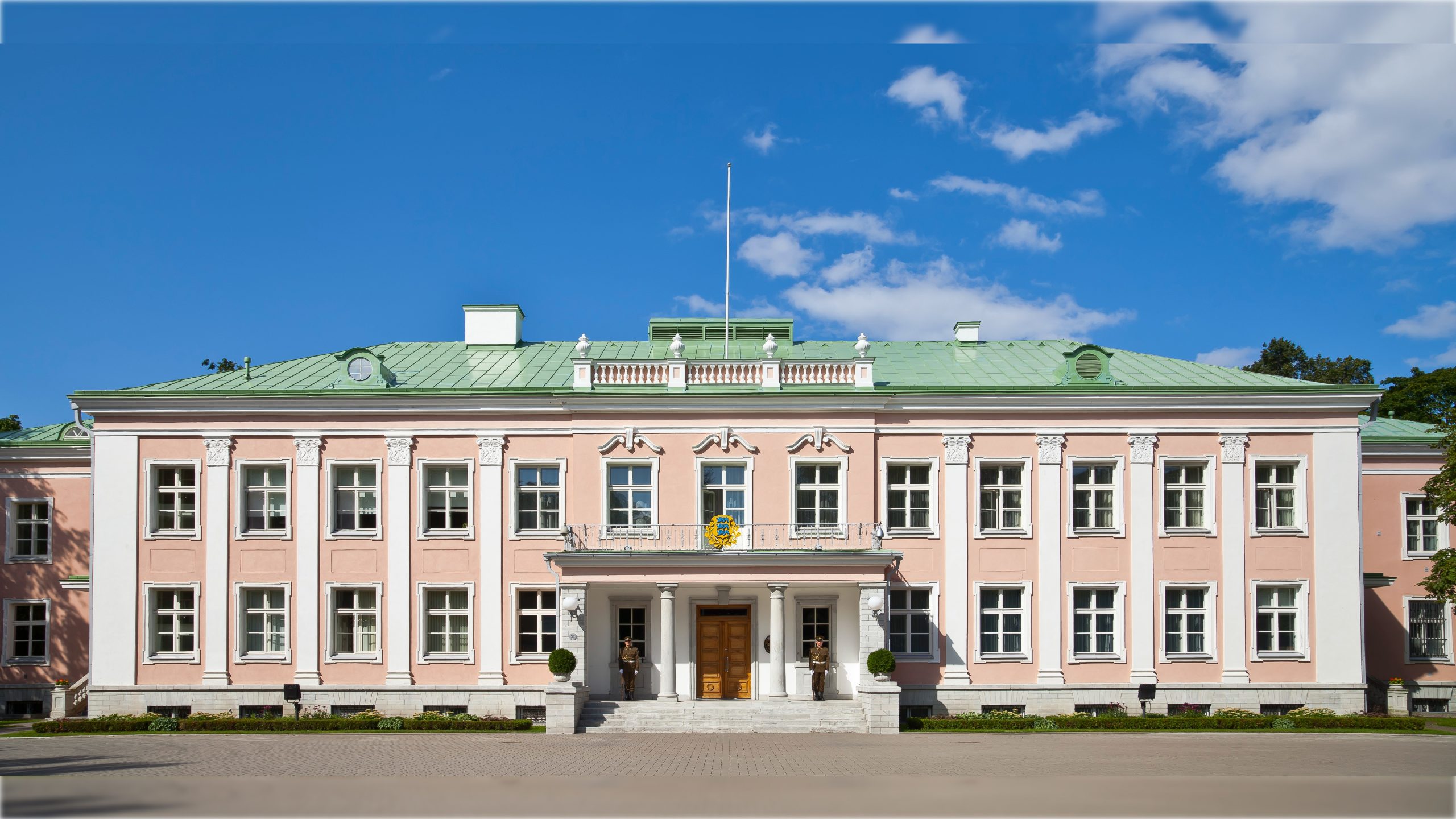 Palacio_presidencial_Kadriorg__Tallinn__Estonia__2012-08-12__DD_04_16x9