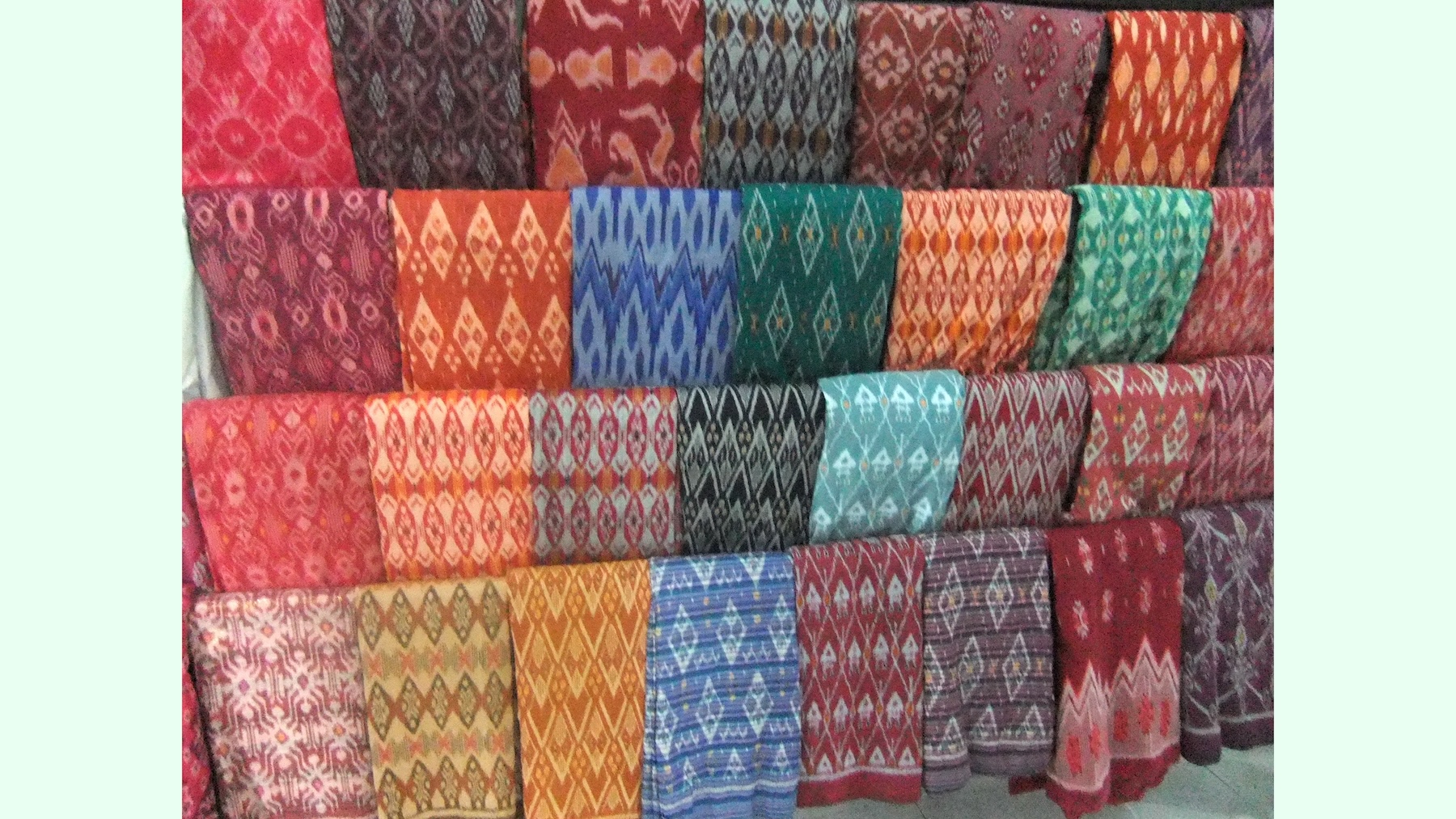 indonez-textil-Tenun_Ikat_Lombok_16x9