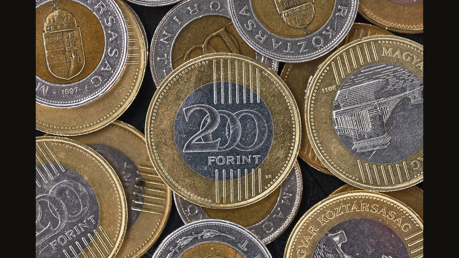 magyar-forint-depositphotos_425508962_L_16x9