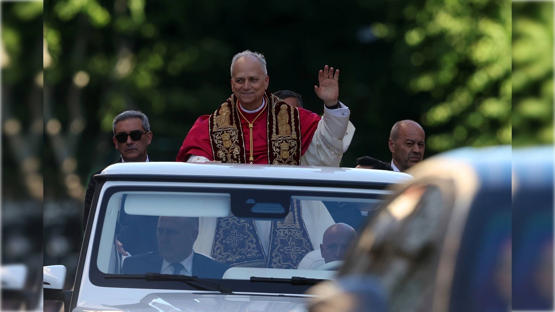 pope-mobil-depositphotos_816093242_L_16x9 pope-mobil-depositphotos_816093242_L_16x9